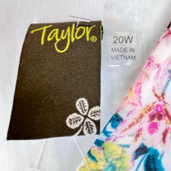 NEW Taylor Floral Print Chiffon Dress Smocked Waist V-Neck A-Line Tiered 20W NWT - Picture 14 of 16